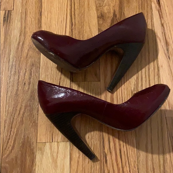 Dulce Vita Vintage Heels - Picture 3 of 4